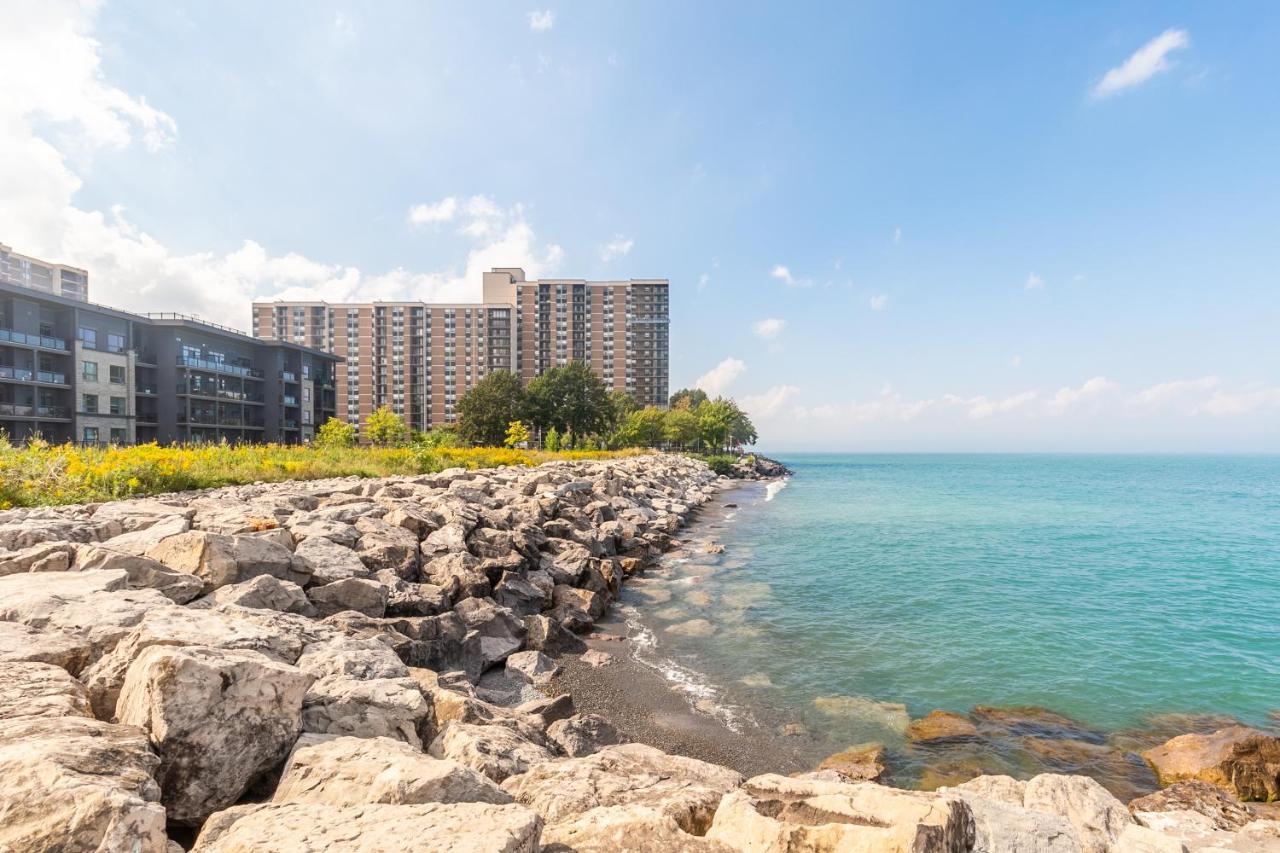 Globalstay Modern Townhomes In Lakeshore Steps To The Beach Гамільтон Екстер'єр фото